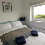 Little Blue House - With Seaview Near The District National Park Semesterbostad *