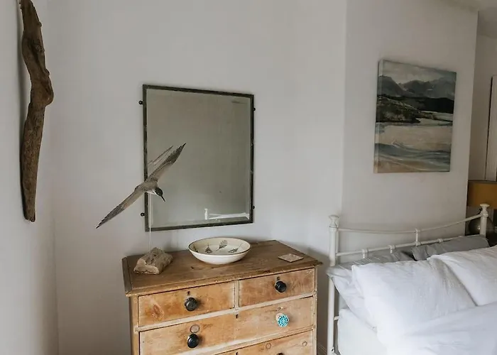 Little Blue House - With Seaview Near The District National Park Nyaraló *