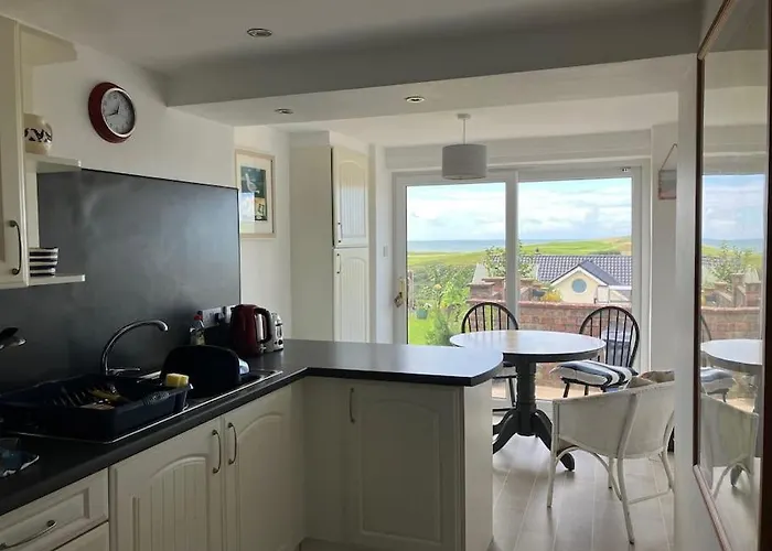 Little Blue House - With Seaview Near The District National Park