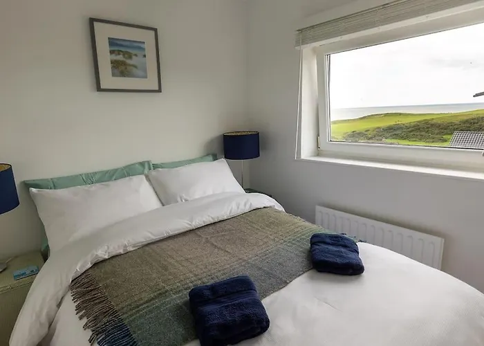 Little Blue House - With Seaview Near The District National Park Nyaraló *
